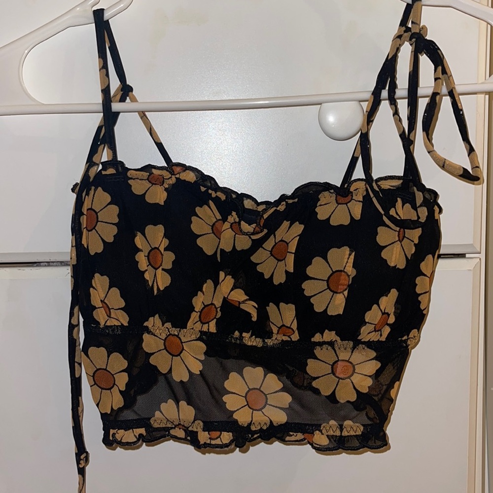 Gilly Hicks Crop top